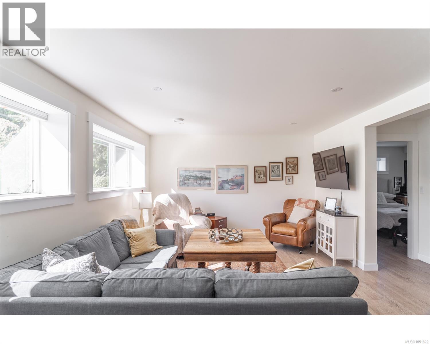 1045 RAVENSBOURNE Lane