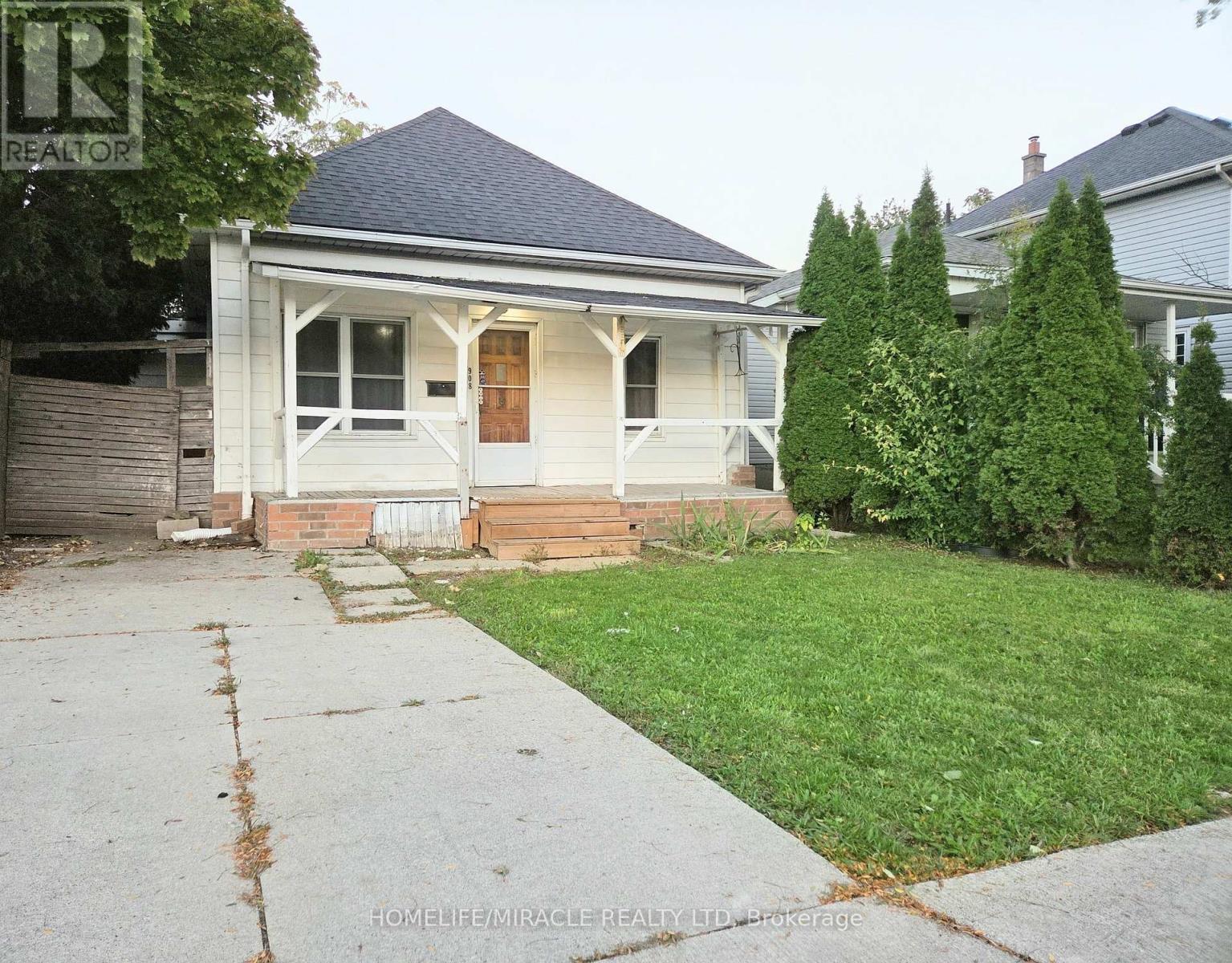 908 WINDSOR AVENUE, Windsor, Ontario