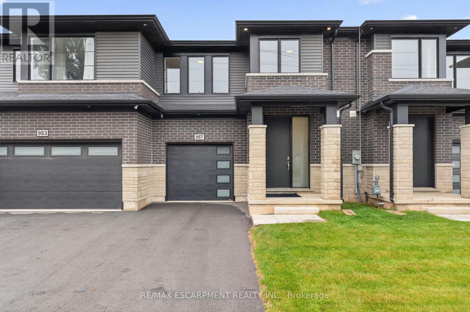 957 Clare Avenue, Welland, Ontario  L3C 3C2 - Photo 2 - X13878920