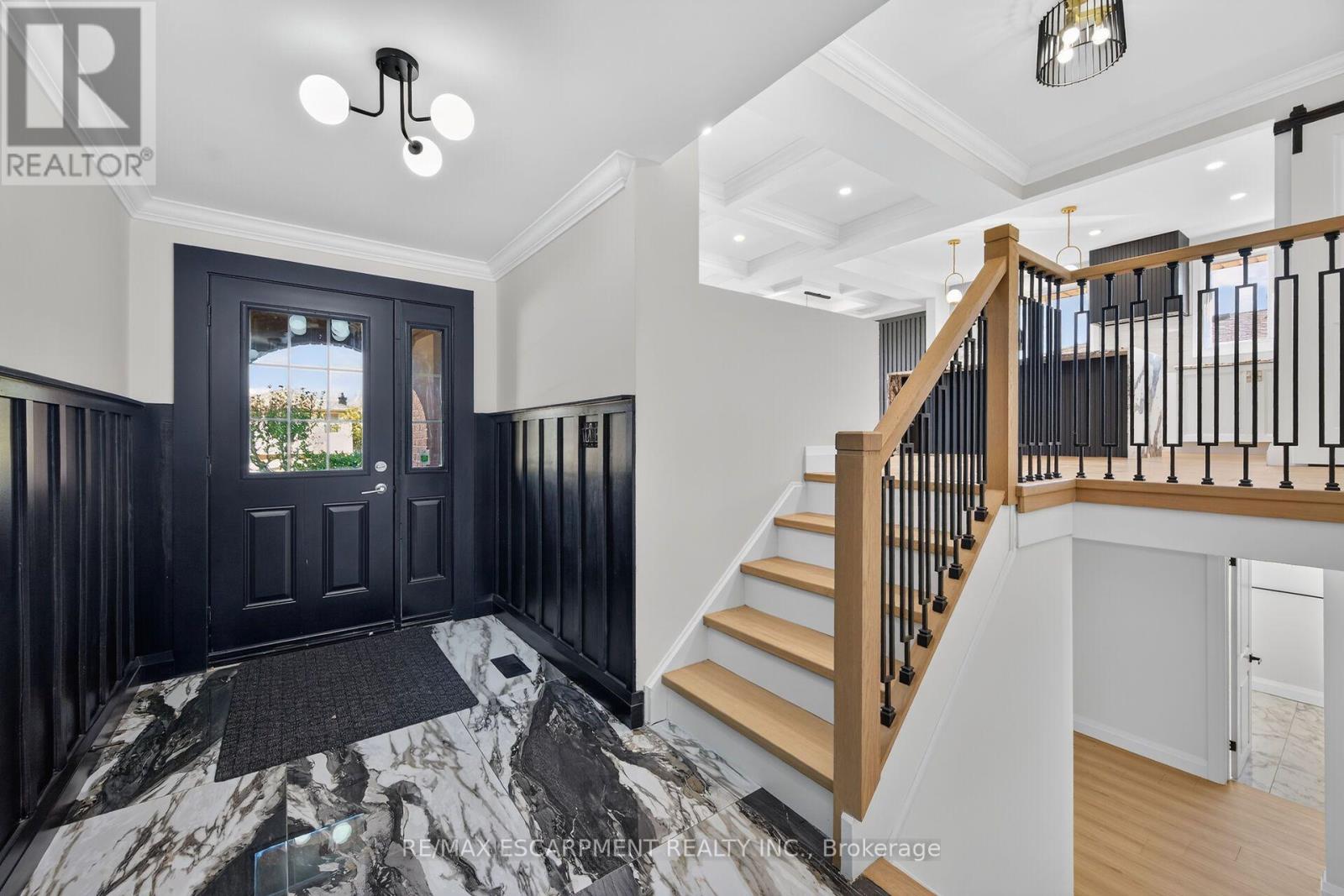 100 Marcella Crescent, Hamilton, Ontario  L8K 6G1 - Photo 5 - X13878994