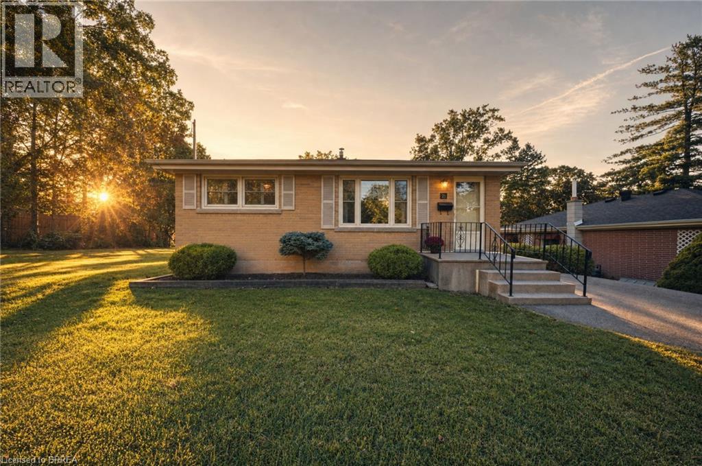 21 HILLCREST Avenue, Brantford, Ontario