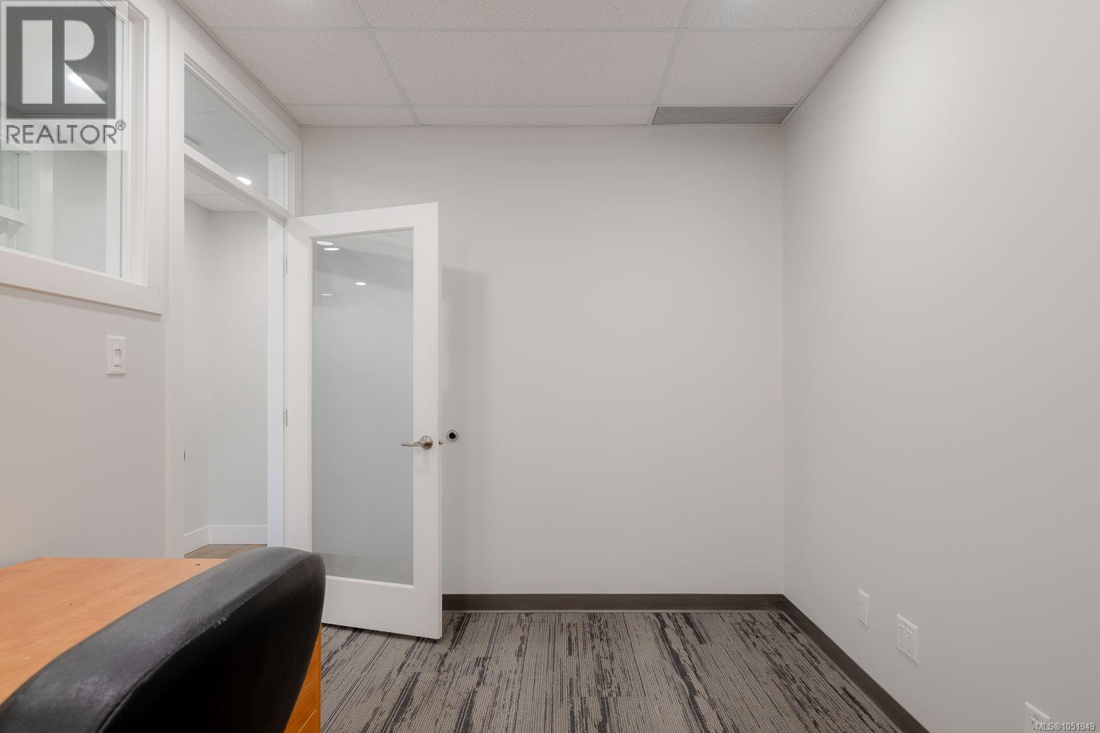 1A 5140 Metral Dr