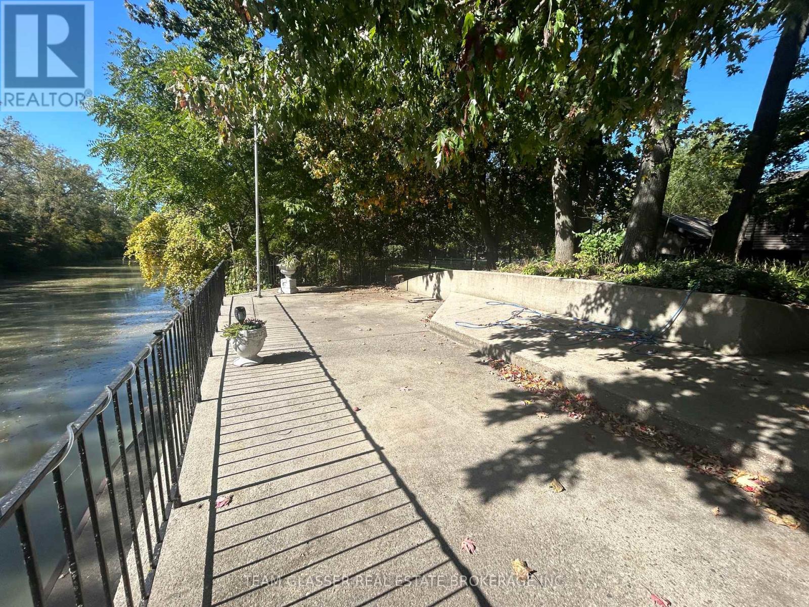 8421 Defore Drive, Lambton Shores, Ontario  N0M 1T0 - Photo 3 - X13879018