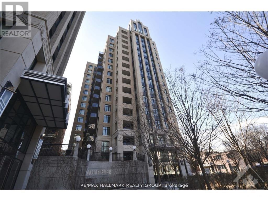 302 - 245 Kent Street, Ottawa, Ontario