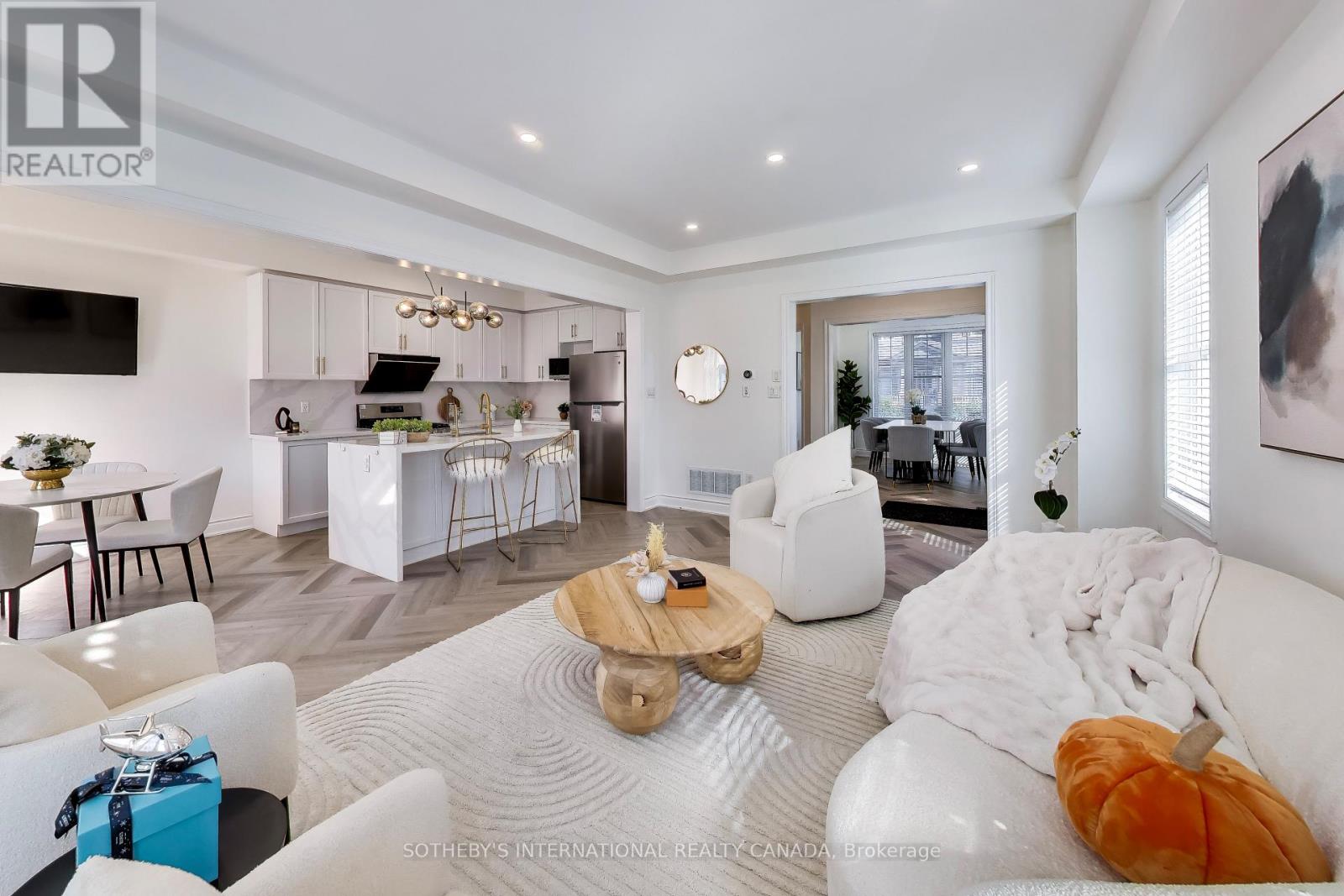 2 Frank Davis Street, Markham, Ontario  L6B 0V9 - Photo 4 - N13875934
