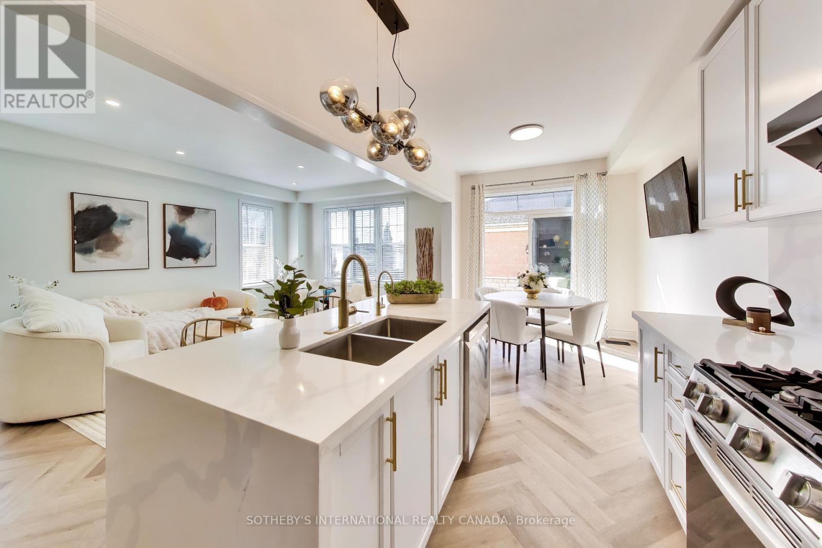 2 Frank Davis Street, Markham, Ontario  L6B 0V9 - Photo 7 - N13875934