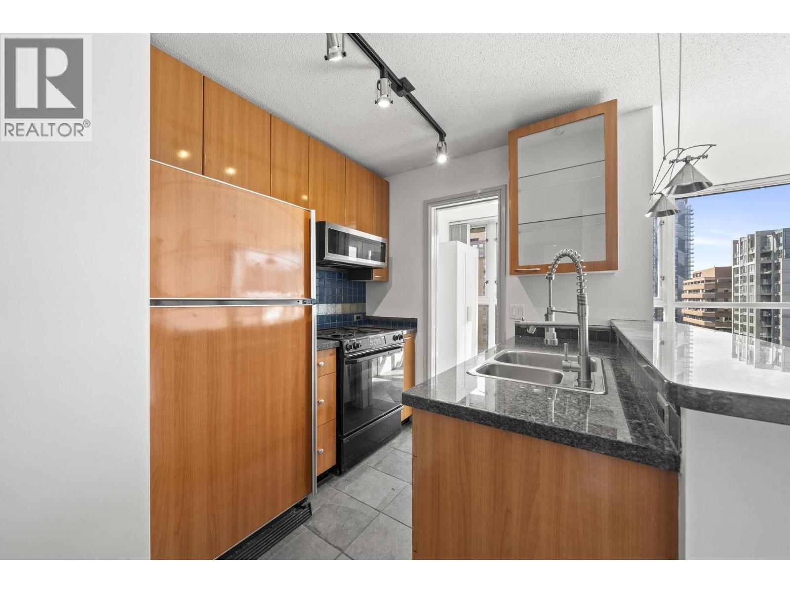 1807 1068 Hornby Street, Vancouver, British Columbia  V6Z 2Y7 - Photo 11 - R3174002