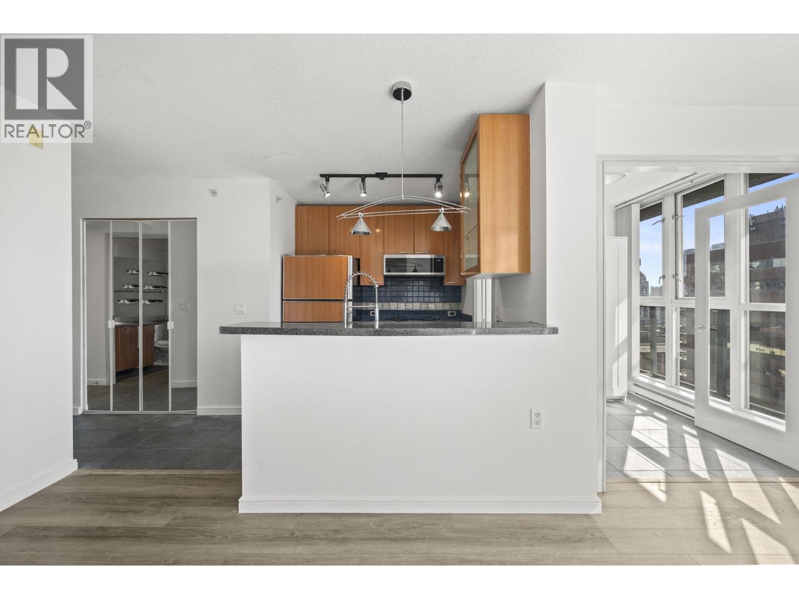 1807 1068 Hornby Street, Vancouver, British Columbia  V6Z 2Y7 - Photo 13 - R3174002