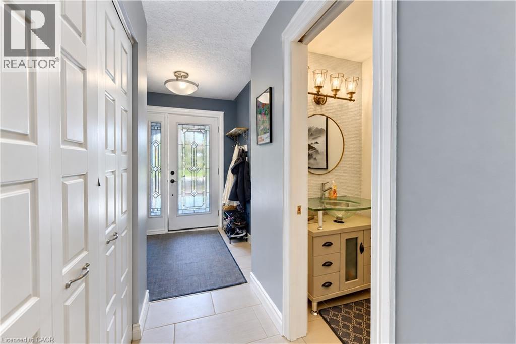 299 Creighton Court, Waterloo, Ontario  N2K 1W5 - Photo 4 - 40869250