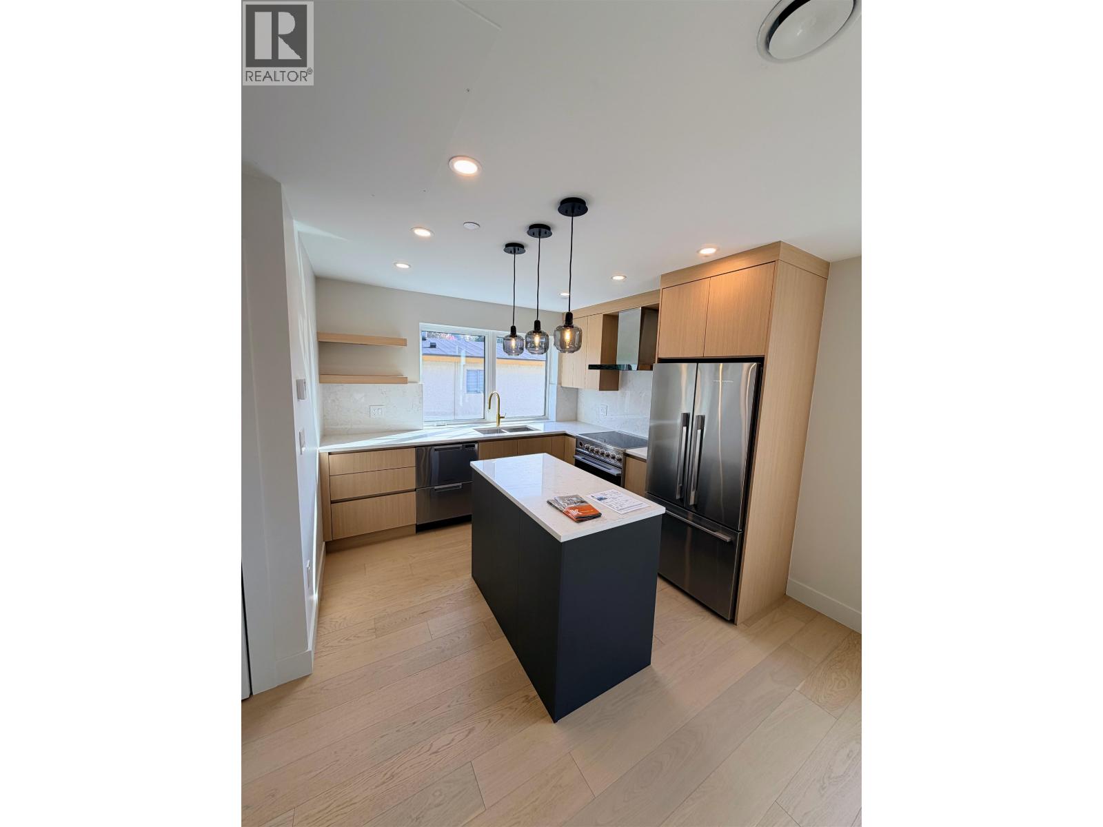 103 1406 E 18th Avenue, Vancouver, British Columbia  V1V 1V1 - Photo 3 - R3158808