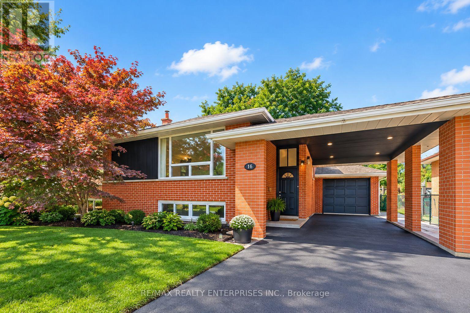 16 WARBECK PLACE Toronto (Kingsview Village-The Westway) Ontario Canada M9R3C3