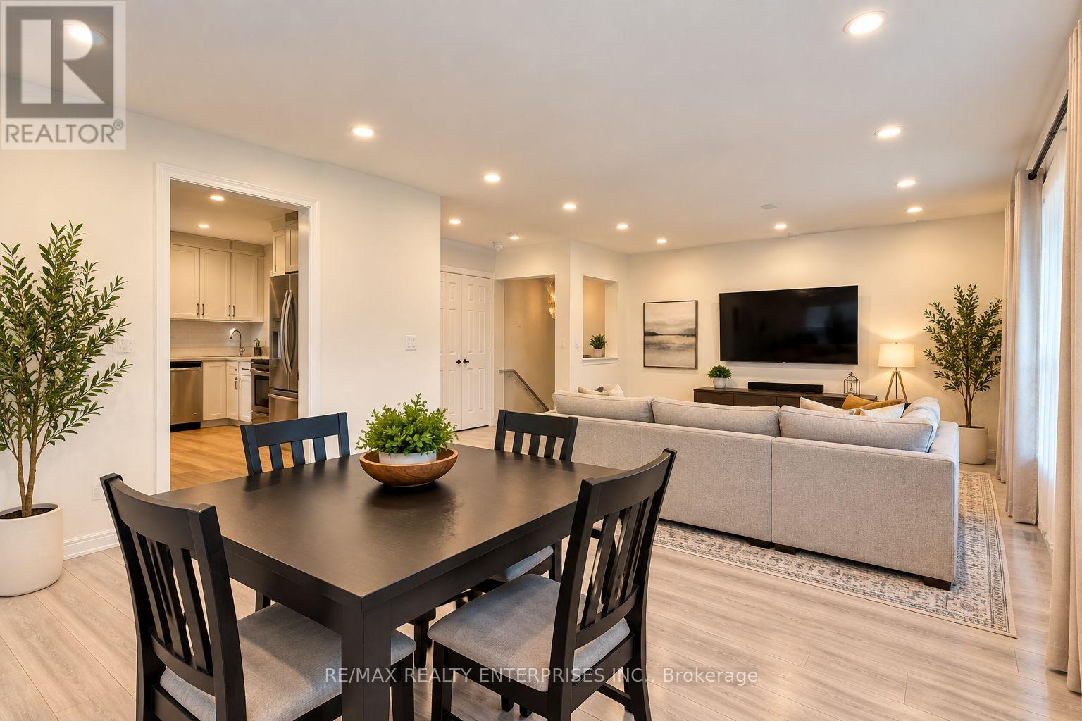 16 WARBECK PLACE Toronto (Kingsview Village-The Westway) Ontario Canada M9R3C3 3