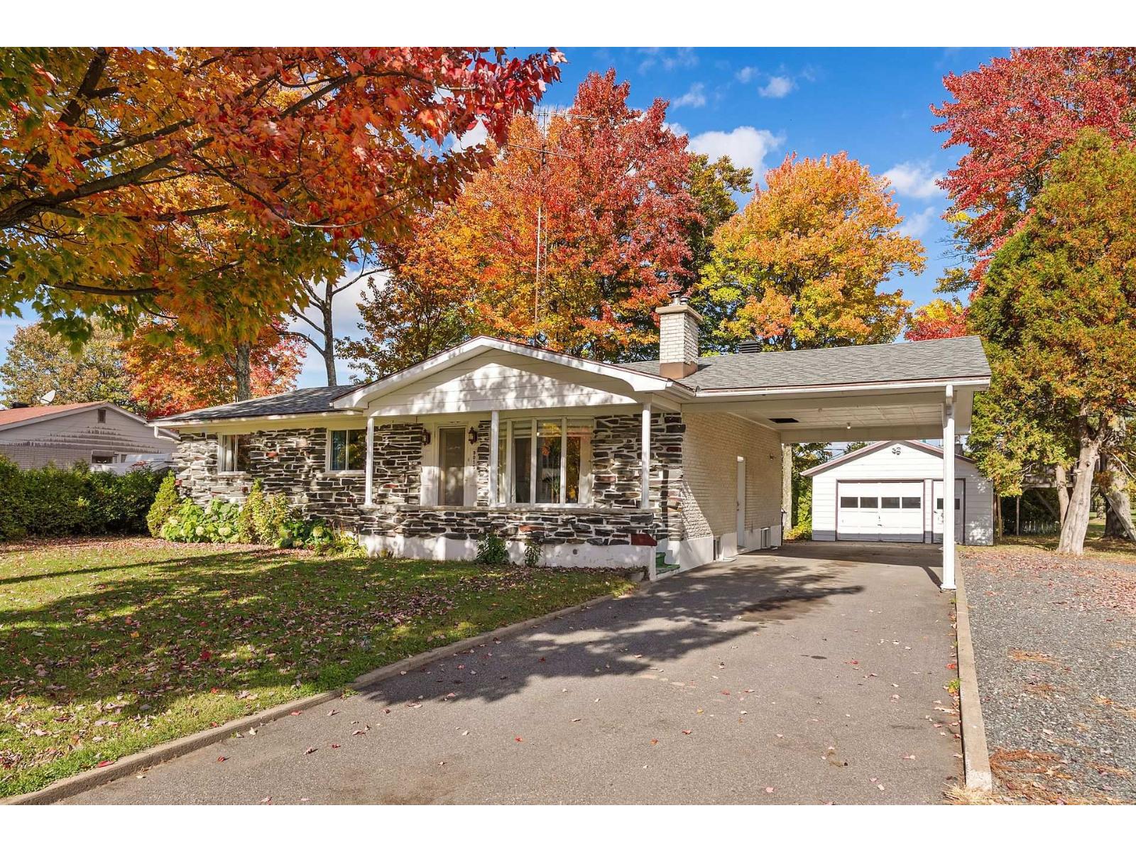 9015 Av. des Érables Bécancour Quebec Canada G9H3P7 2