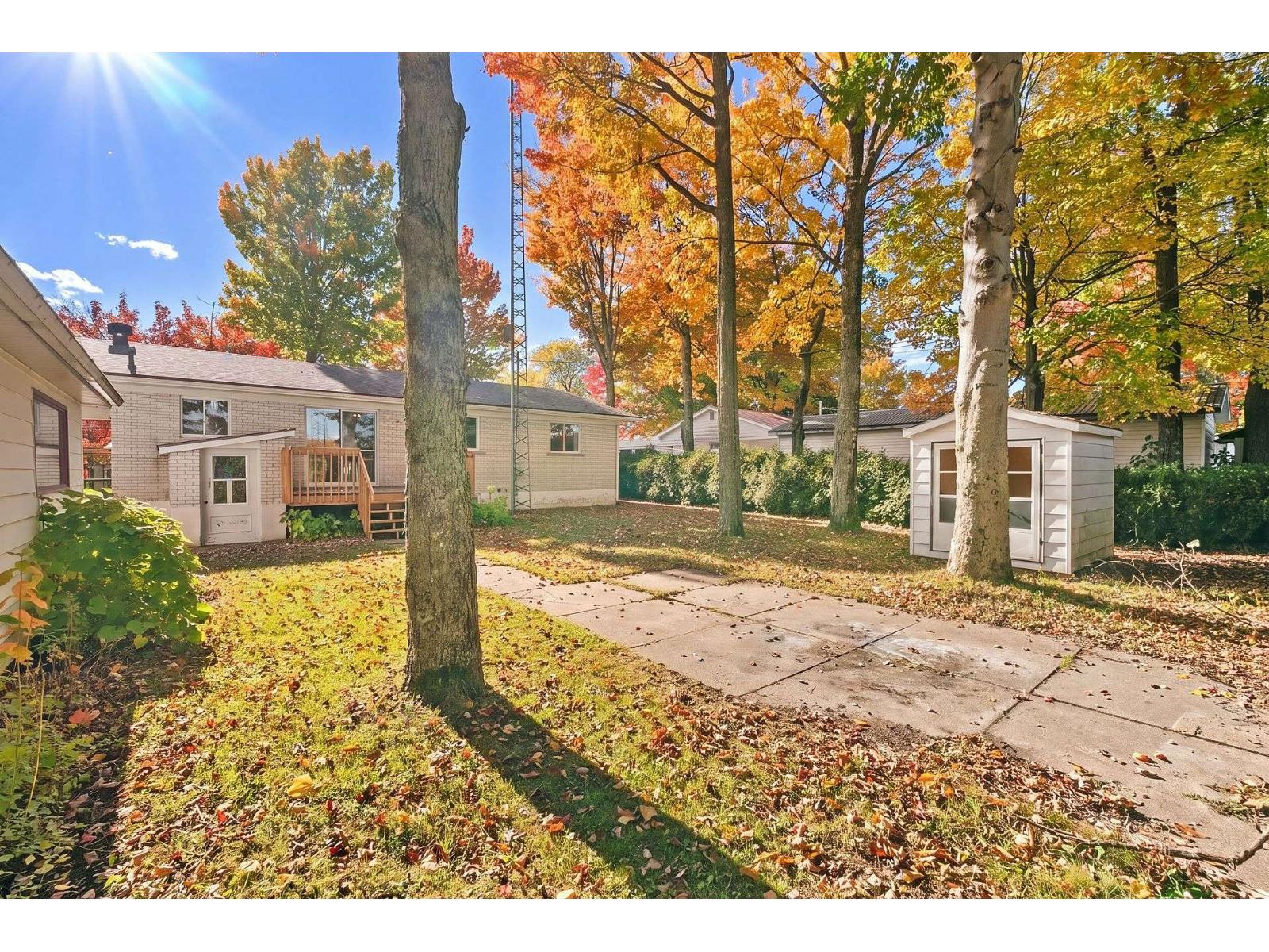 9015 Av. des Érables Bécancour Quebec Canada G9H3P7 3