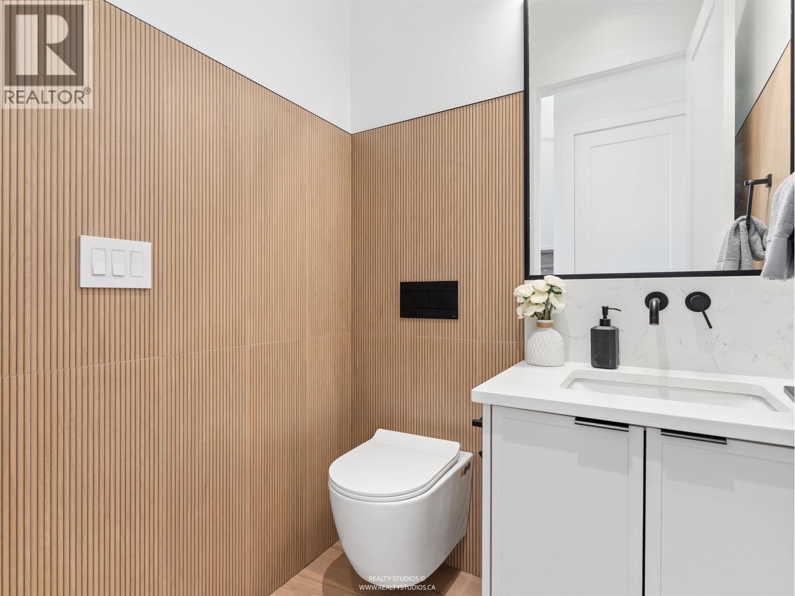 2 1986 E 8th Avenue, Vancouver, British Columbia  V5N 1V1 - Photo 12 - R3173881