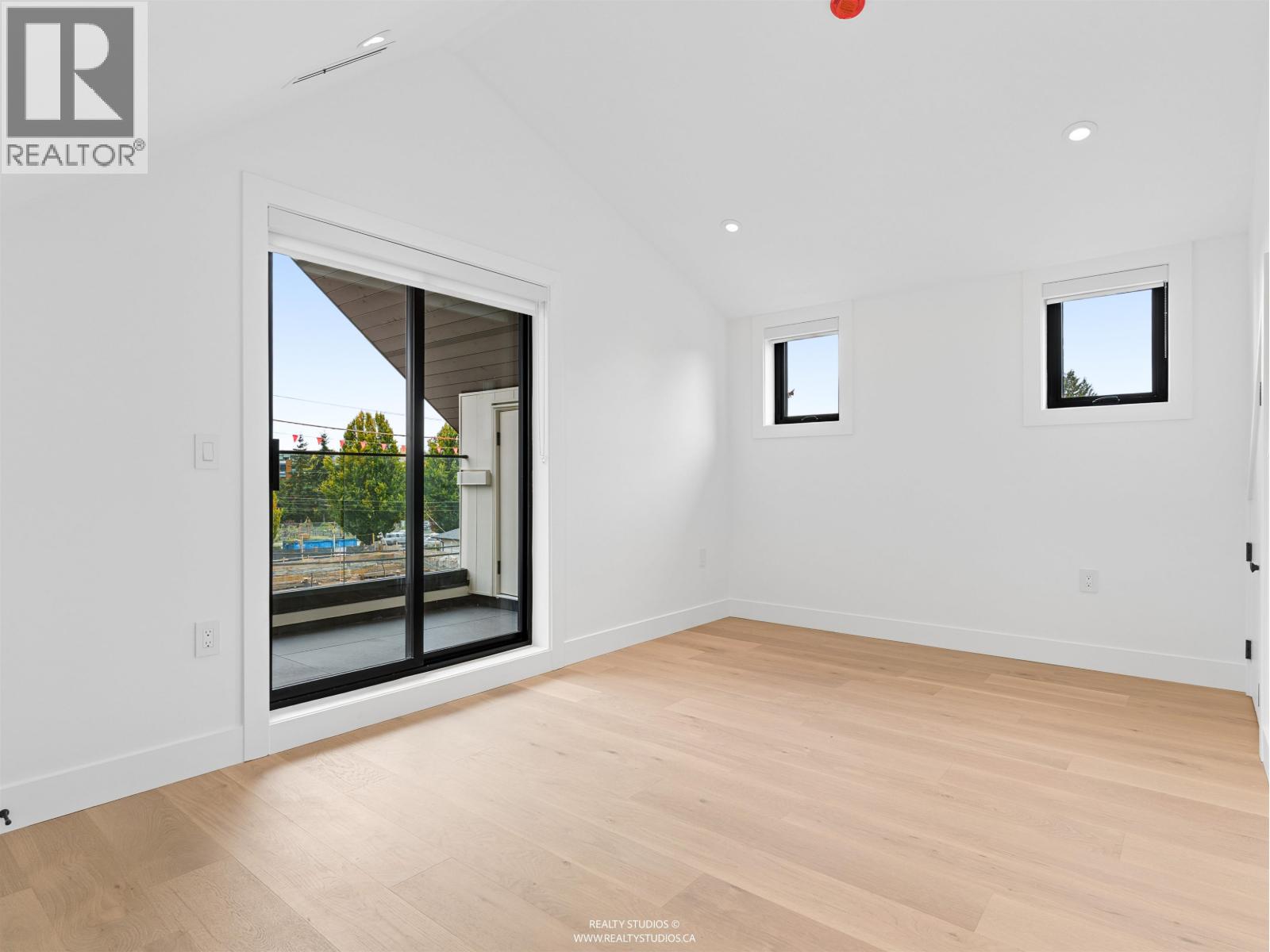 2 1986 E 8th Avenue, Vancouver, British Columbia  V5N 1V1 - Photo 23 - R3173881
