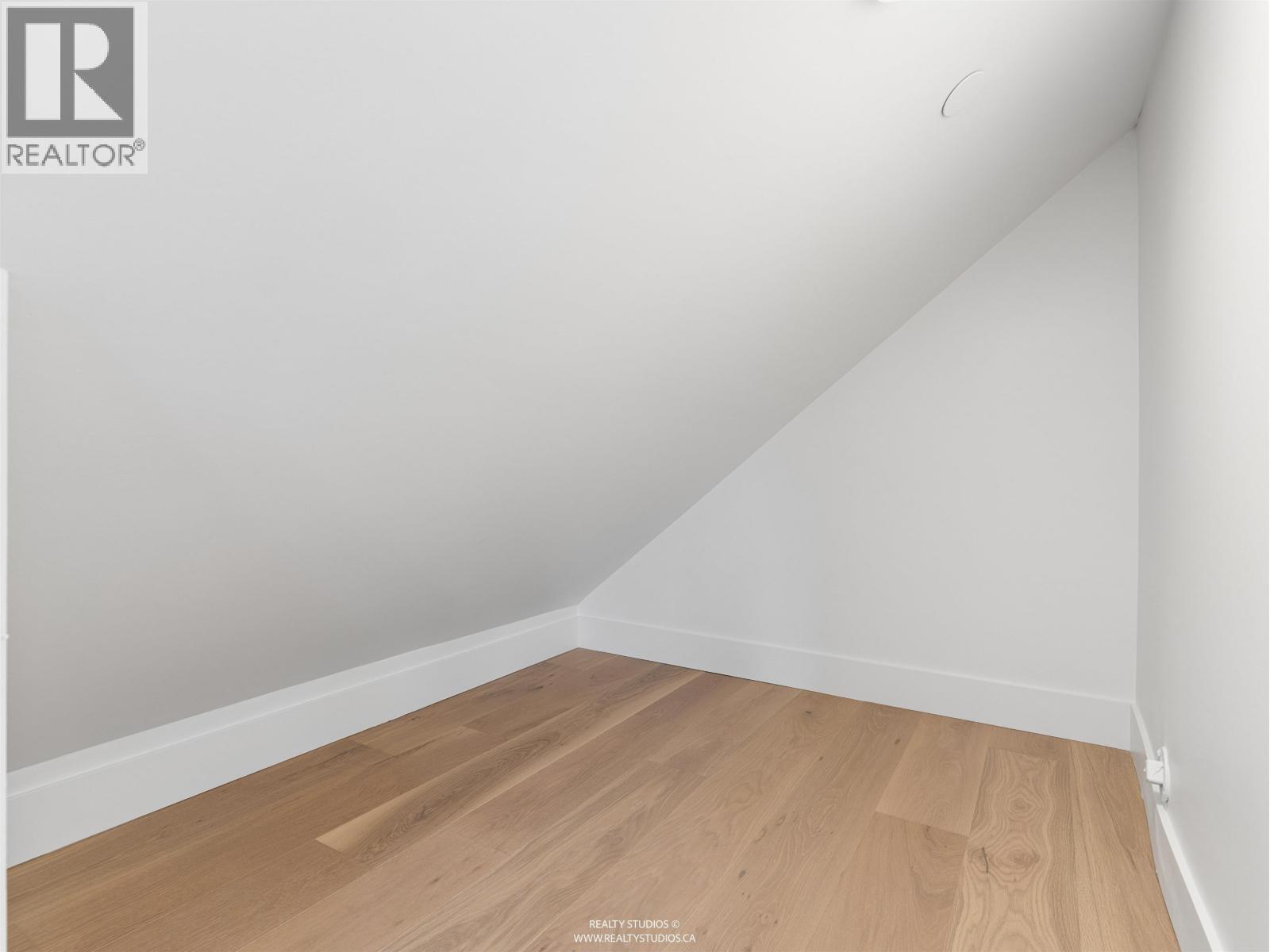 2 1986 E 8th Avenue, Vancouver, British Columbia  V5N 1V1 - Photo 25 - R3173881