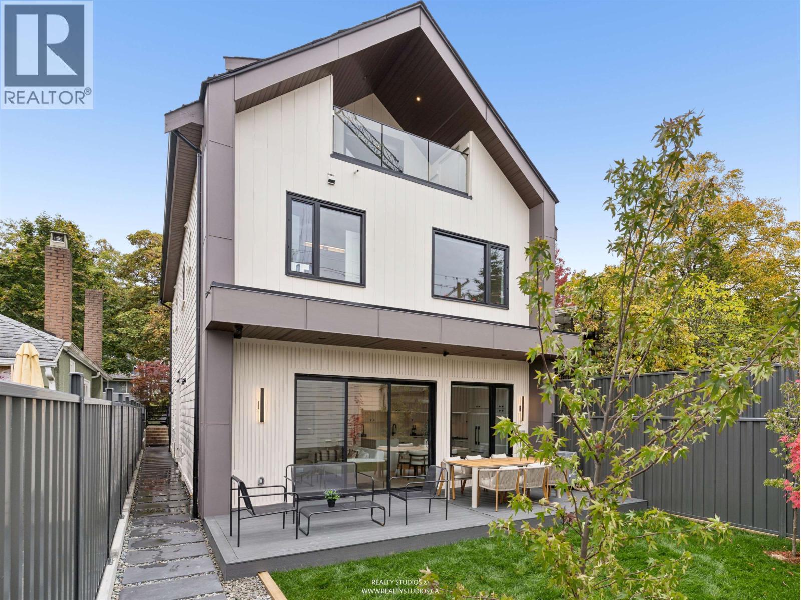 2 1986 E 8th Avenue, Vancouver, British Columbia  V5N 1V1 - Photo 32 - R3173881