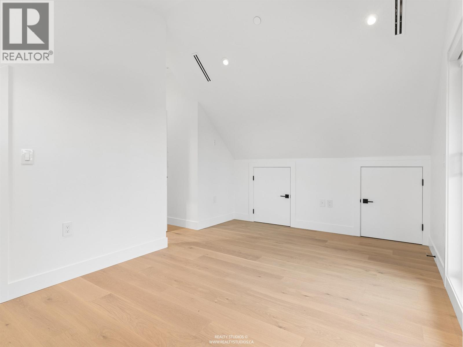 2 1986 E 8th Avenue, Vancouver, British Columbia  V5N 1V1 - Photo 24 - R3173881