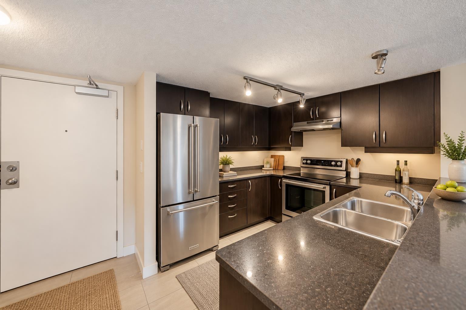 227 10838 CITY PARKWAY