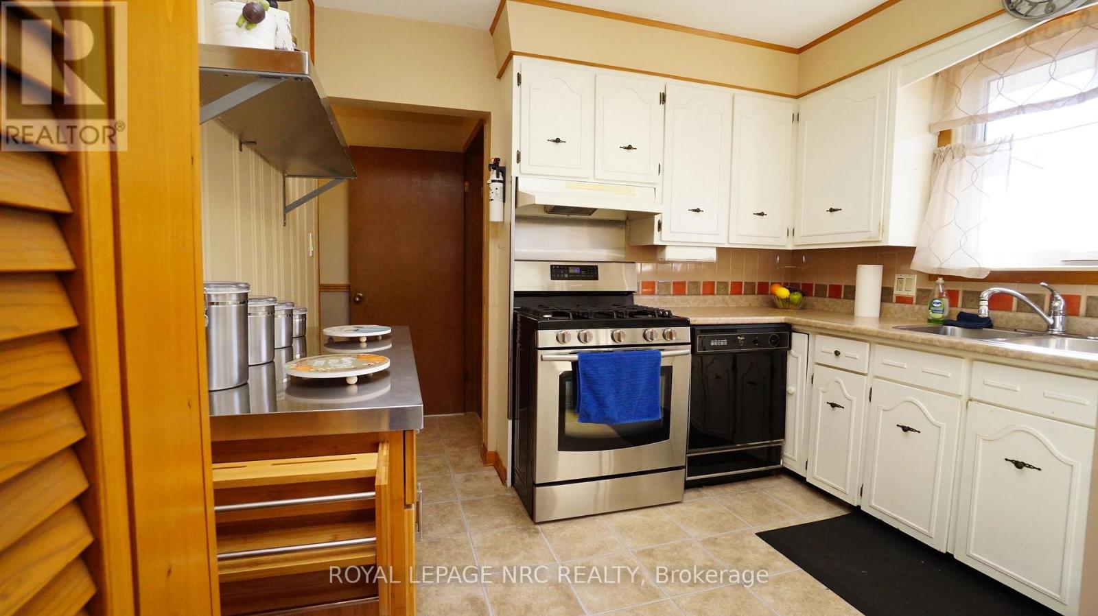 7030 Whitman Avenue, Niagara Falls, Ontario  L2G 5B6 - Photo 14 - X13878914