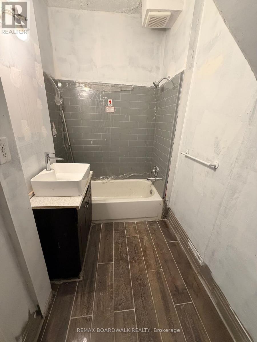 205 First Street E, Cornwall, Ontario  K6H 1K9 - Photo 12 - X13879088