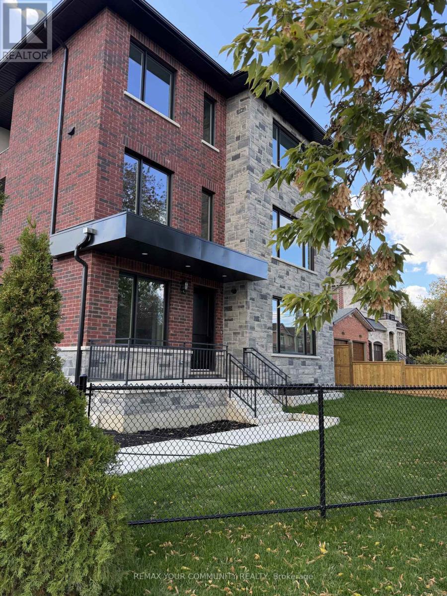 3 - 25 OXFORD STREET, Richmond Hill, Ontario