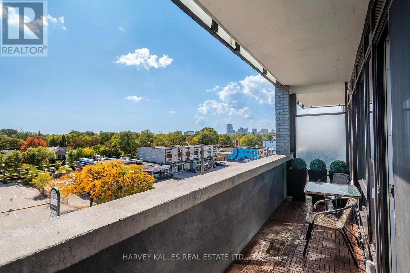 412 - 4208 Dundas Street W, Toronto, Ontario  M8X 0B1 - Photo 3 - W13812046