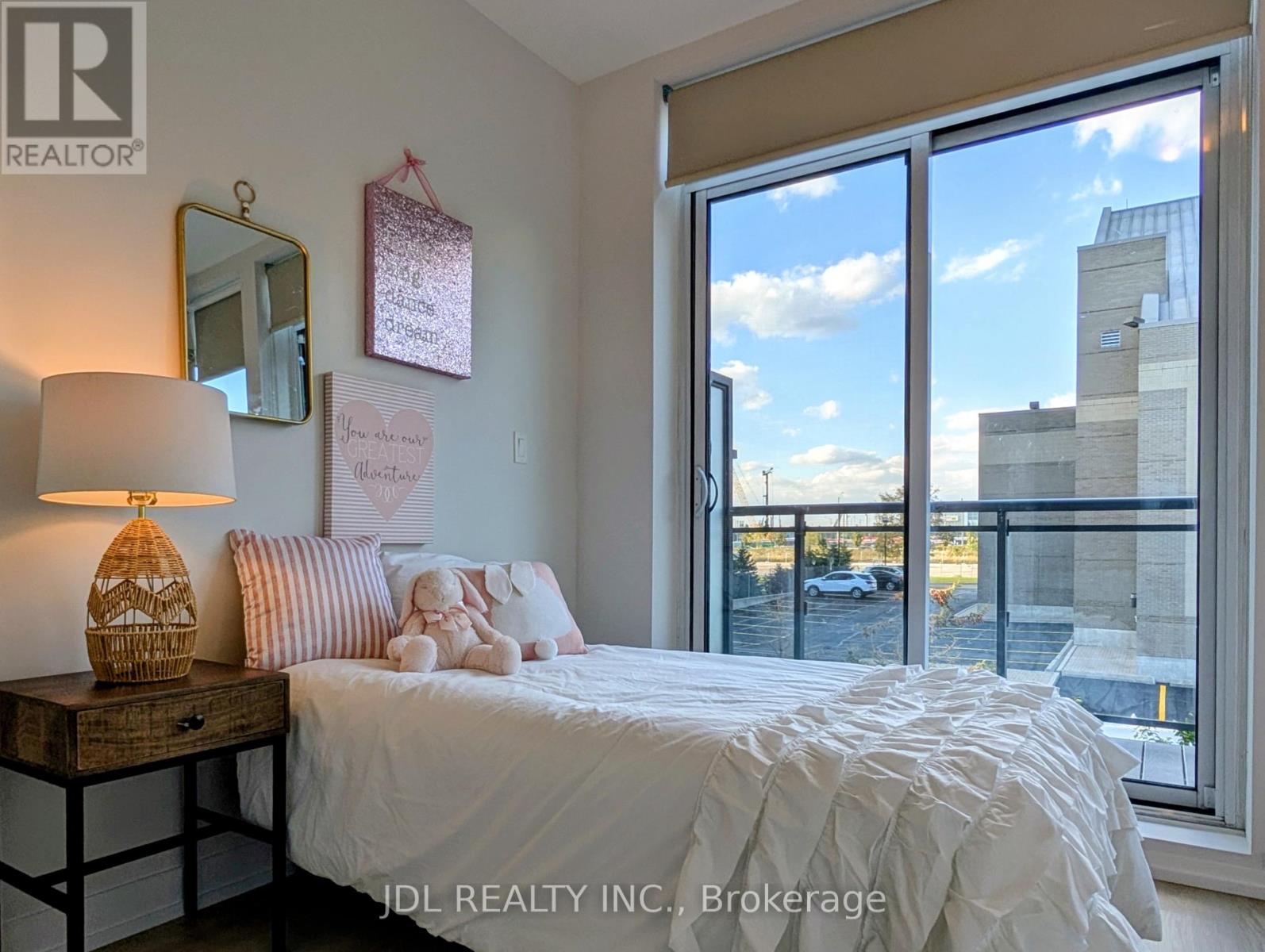 28 Sonic Way, Toronto, Ontario  M3C 3Z2 - Photo 14 - C13879032