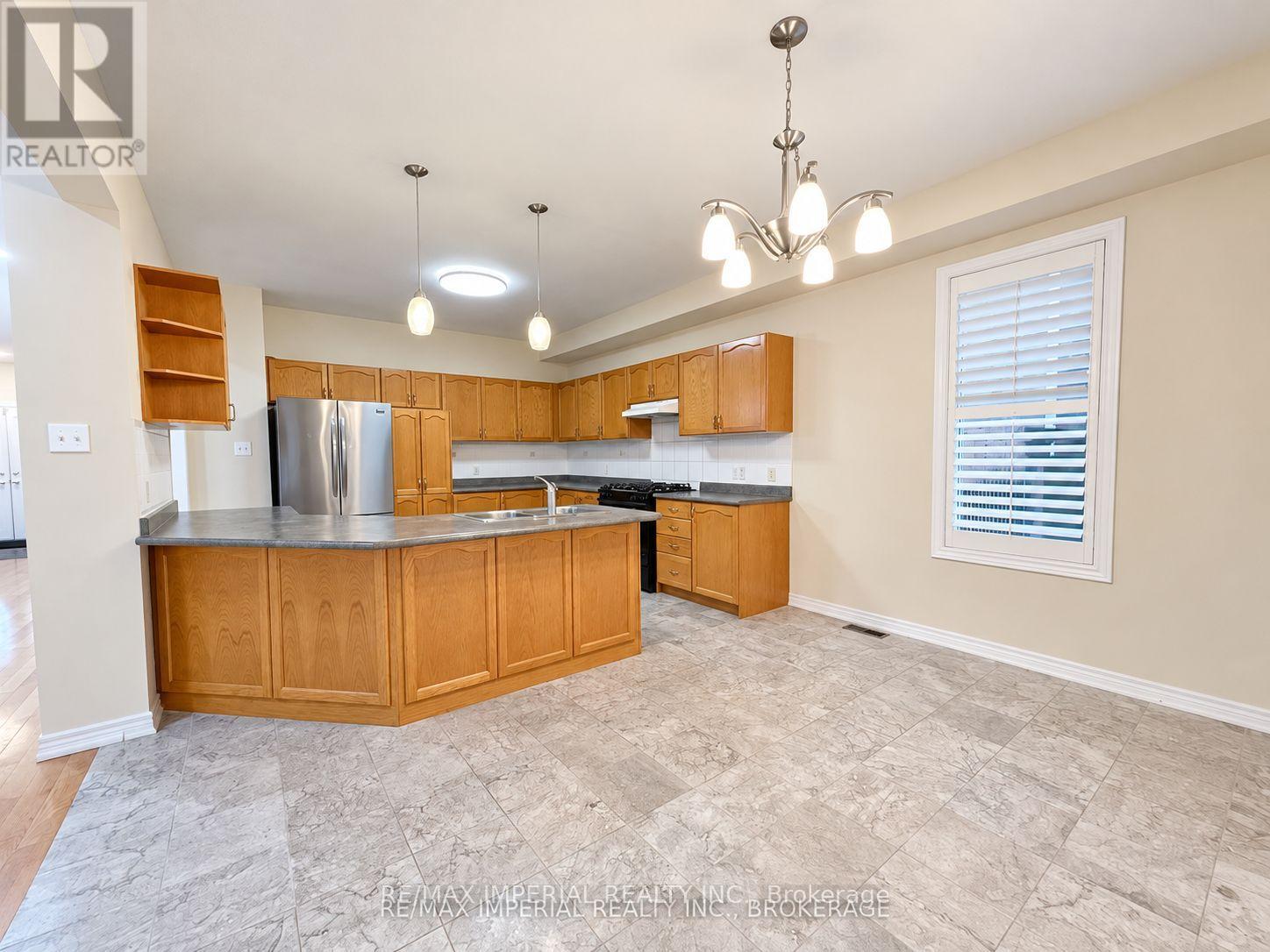 3 Vitlor Drive, Richmond Hill (Oak Ridges), Ontario  L4E 3W3 - Photo 10 - N13879060