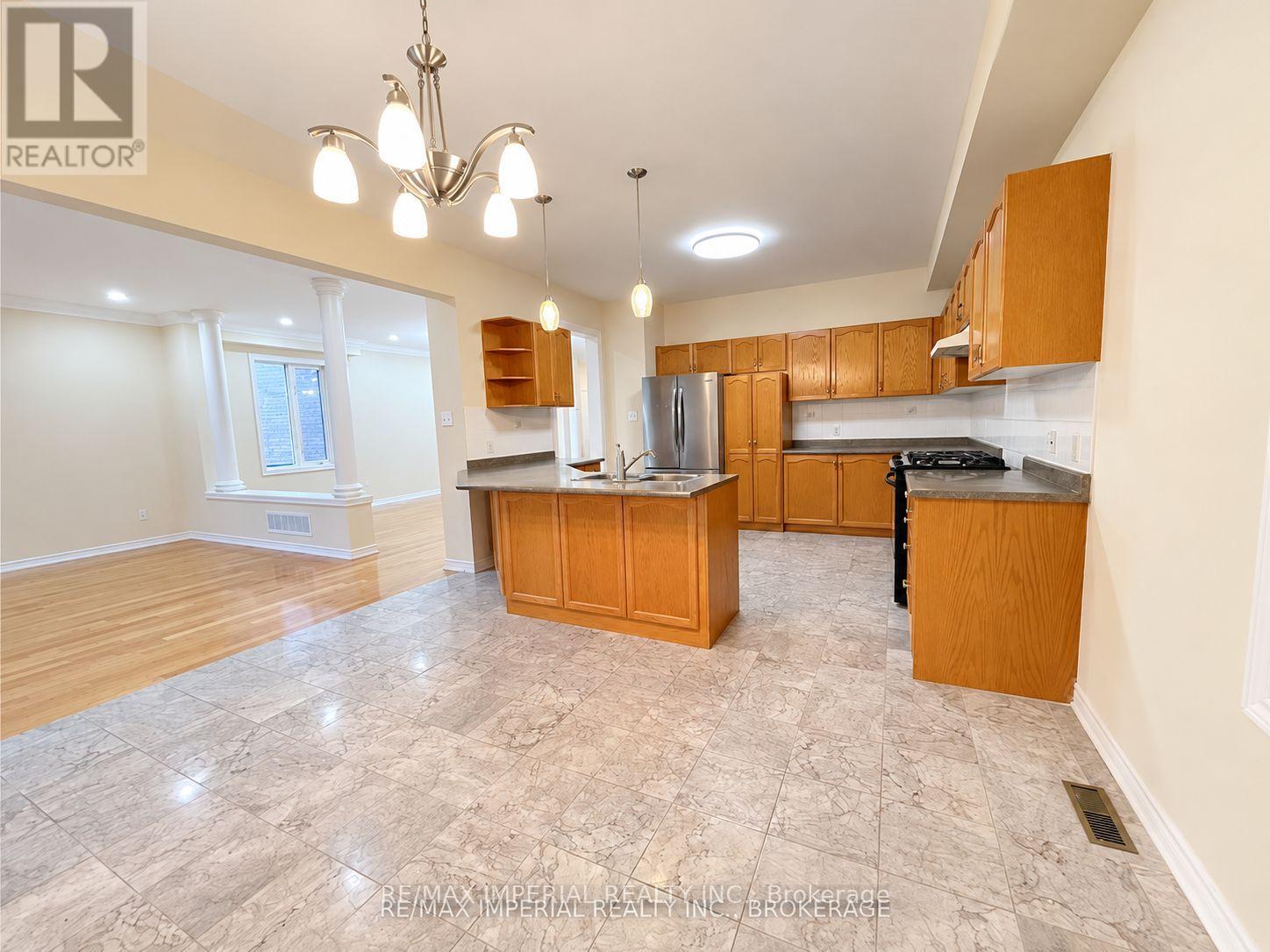 3 Vitlor Drive, Richmond Hill (Oak Ridges), Ontario  L4E 3W3 - Photo 11 - N13879060