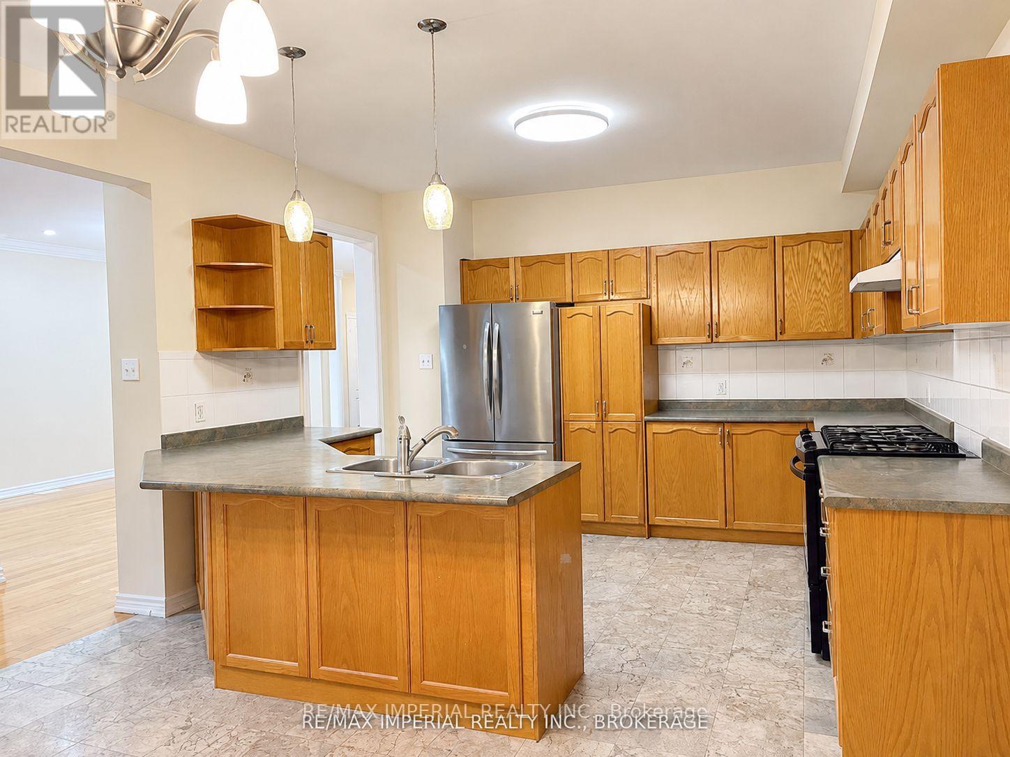 3 Vitlor Drive, Richmond Hill (Oak Ridges), Ontario  L4E 3W3 - Photo 12 - N13879060