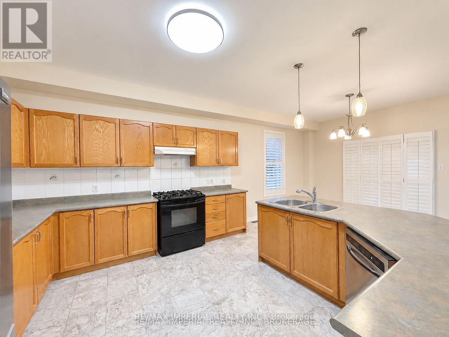 3 Vitlor Drive, Richmond Hill (Oak Ridges), Ontario  L4E 3W3 - Photo 14 - N13879060