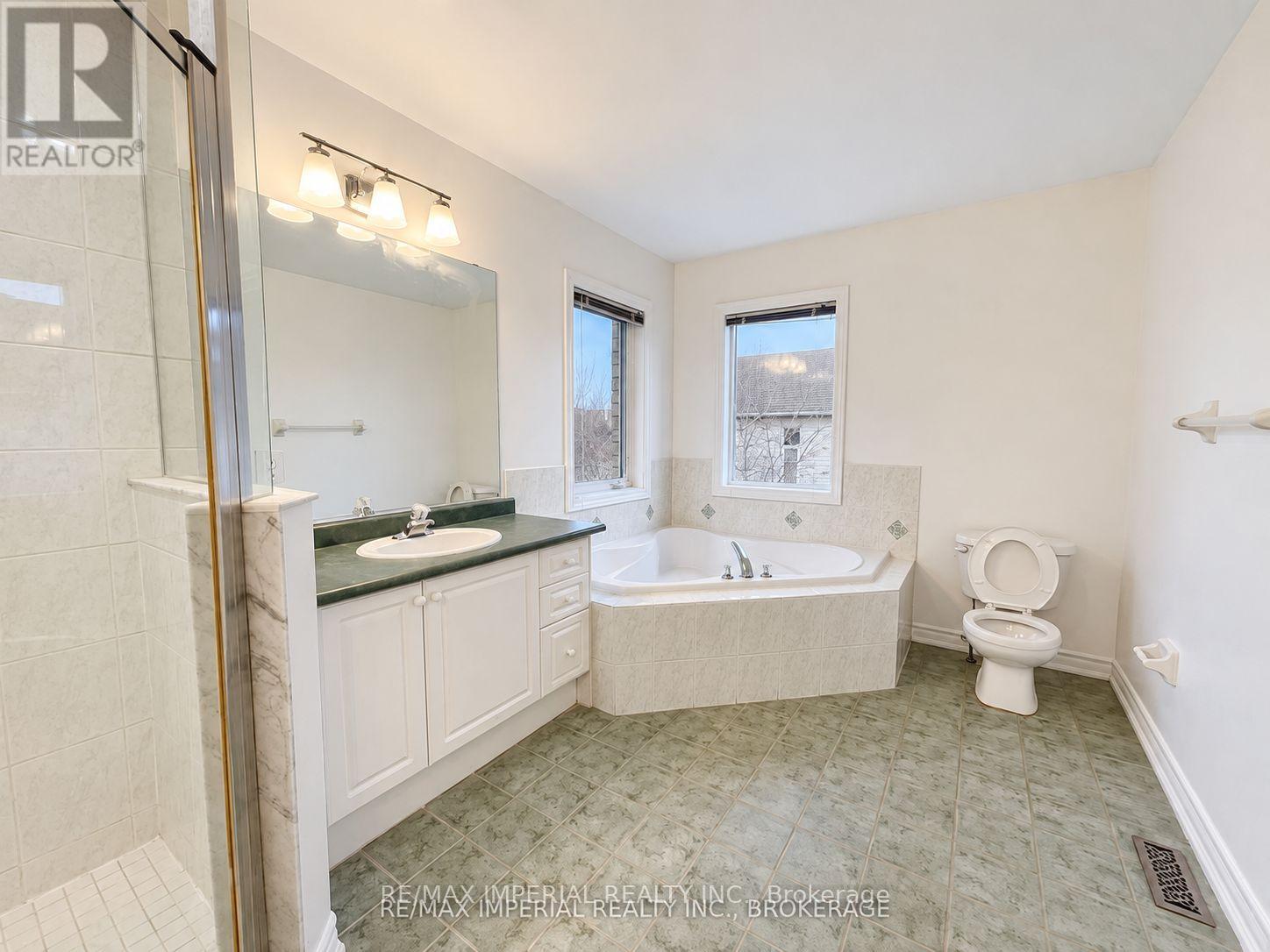 3 Vitlor Drive, Richmond Hill (Oak Ridges), Ontario  L4E 3W3 - Photo 19 - N13879060