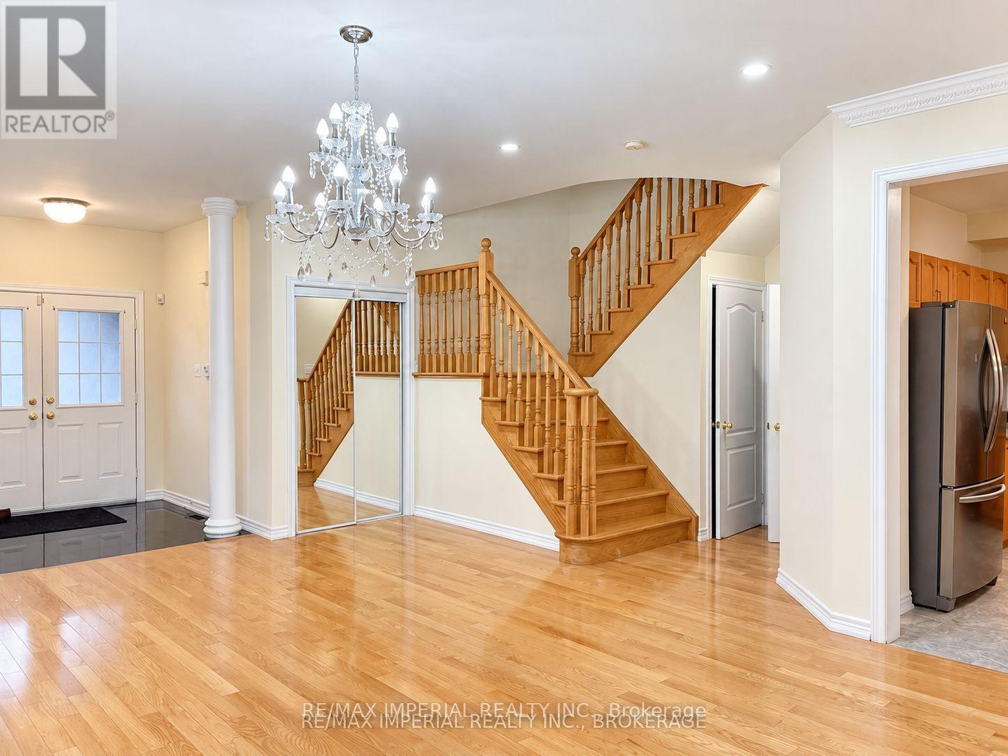 3 Vitlor Drive, Richmond Hill (Oak Ridges), Ontario  L4E 3W3 - Photo 7 - N13879060
