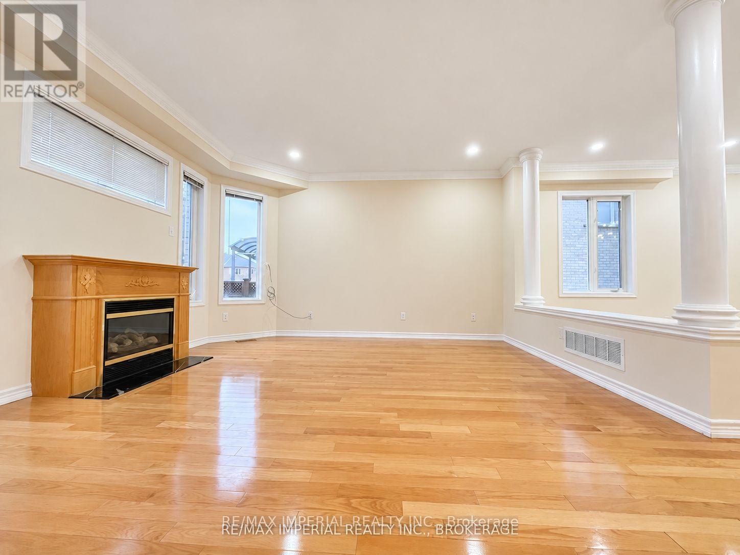 3 Vitlor Drive, Richmond Hill (Oak Ridges), Ontario  L4E 3W3 - Photo 8 - N13879060