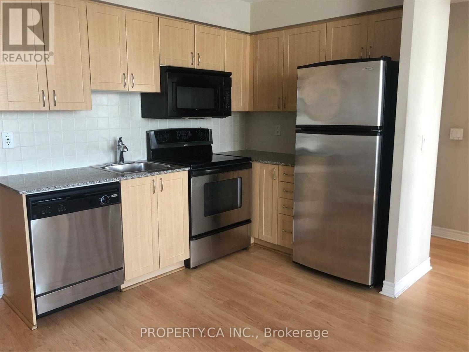 817 - 15 North Park Road, Vaughan (Beverley Glen), Ontario  L4J 0A1 - Photo 2 - N13879094