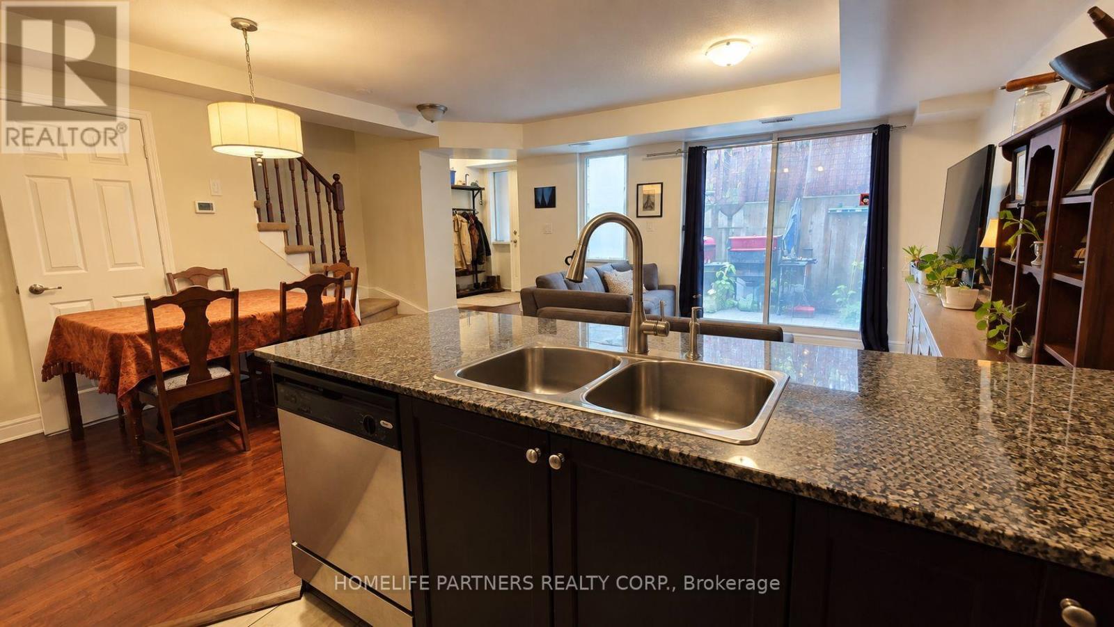 123 - 25 Turntable Crescent, Toronto (Dovercourt-Wallace Emerson-Junction), Ontario  M6H 4K8 - Photo 6 - W13879030