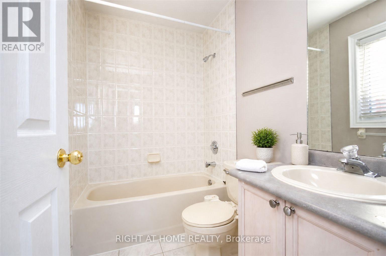 1466 Bayshire Drive, Oakville, Ontario  L6H 6E7 - Photo 12 - W13879070