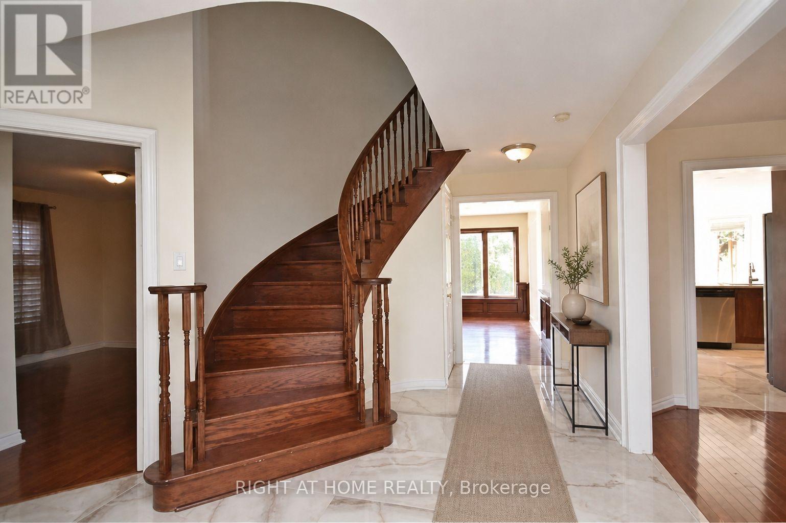 1466 Bayshire Drive, Oakville, Ontario  L6H 6E7 - Photo 3 - W13879070
