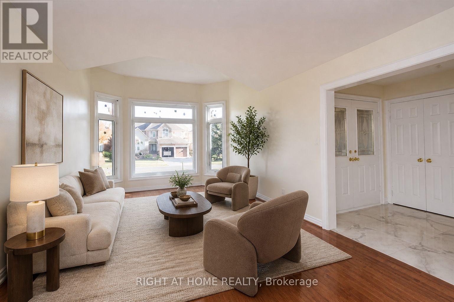 1466 Bayshire Drive, Oakville, Ontario  L6H 6E7 - Photo 4 - W13879070