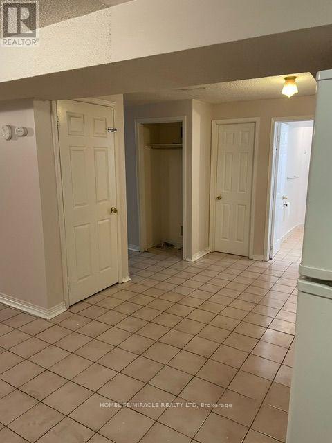 5547 River Grove Avenue, Mississauga, Ontario  L5M 3T6 - Photo 5 - W13879080