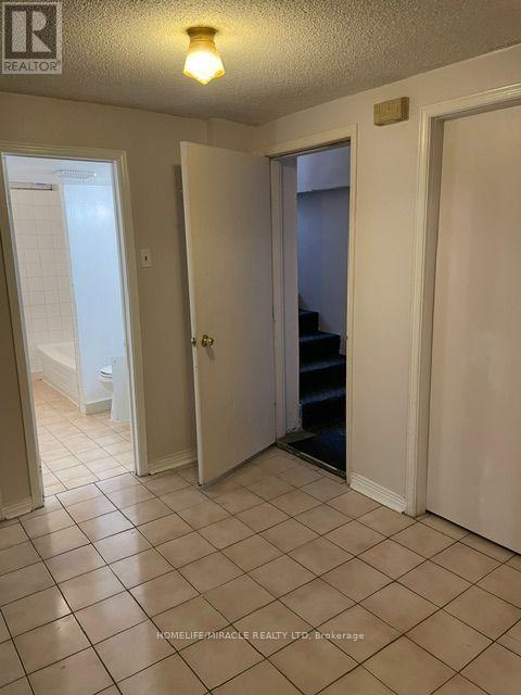 5547 River Grove Avenue, Mississauga, Ontario  L5M 3T6 - Photo 6 - W13879080