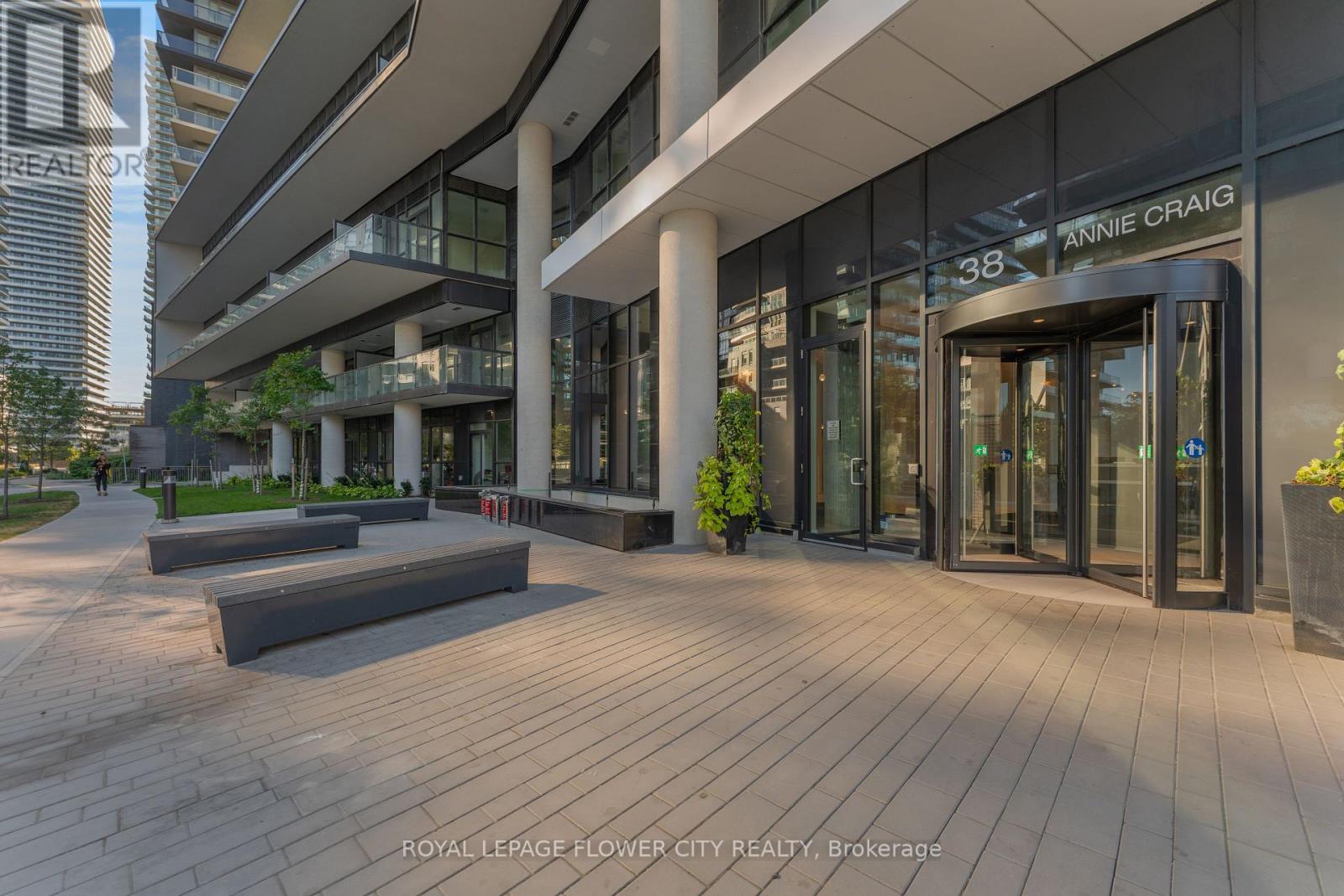 Ph404 - 38 Annie Craig Drive, Toronto, Ontario  M8V 0G9 - Photo 5 - W13879092