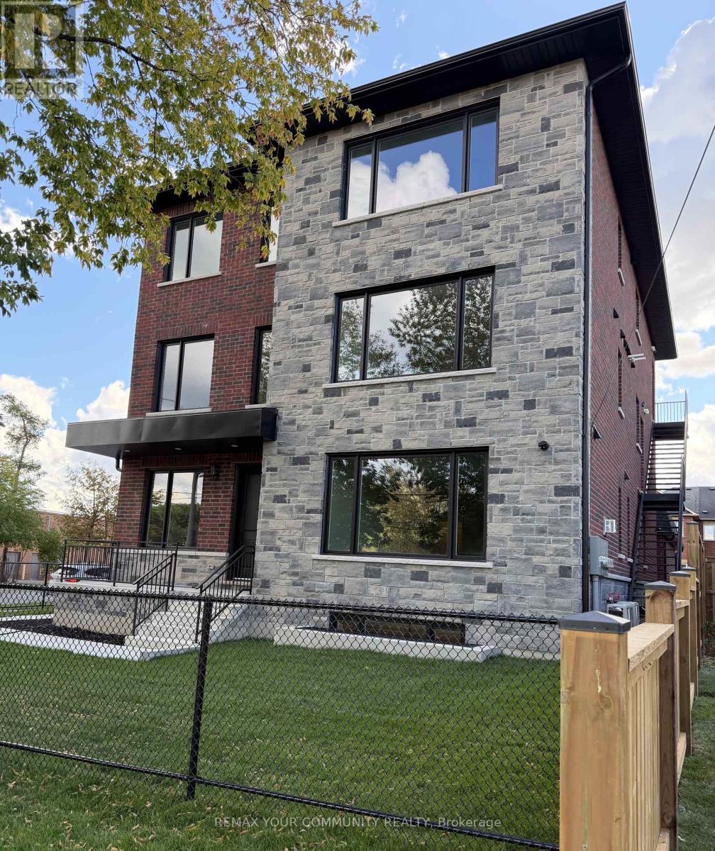 3 - 25 Oxford Street, Richmond Hill, Ontario  L4C 4L6 - Photo 2 - N13869330
