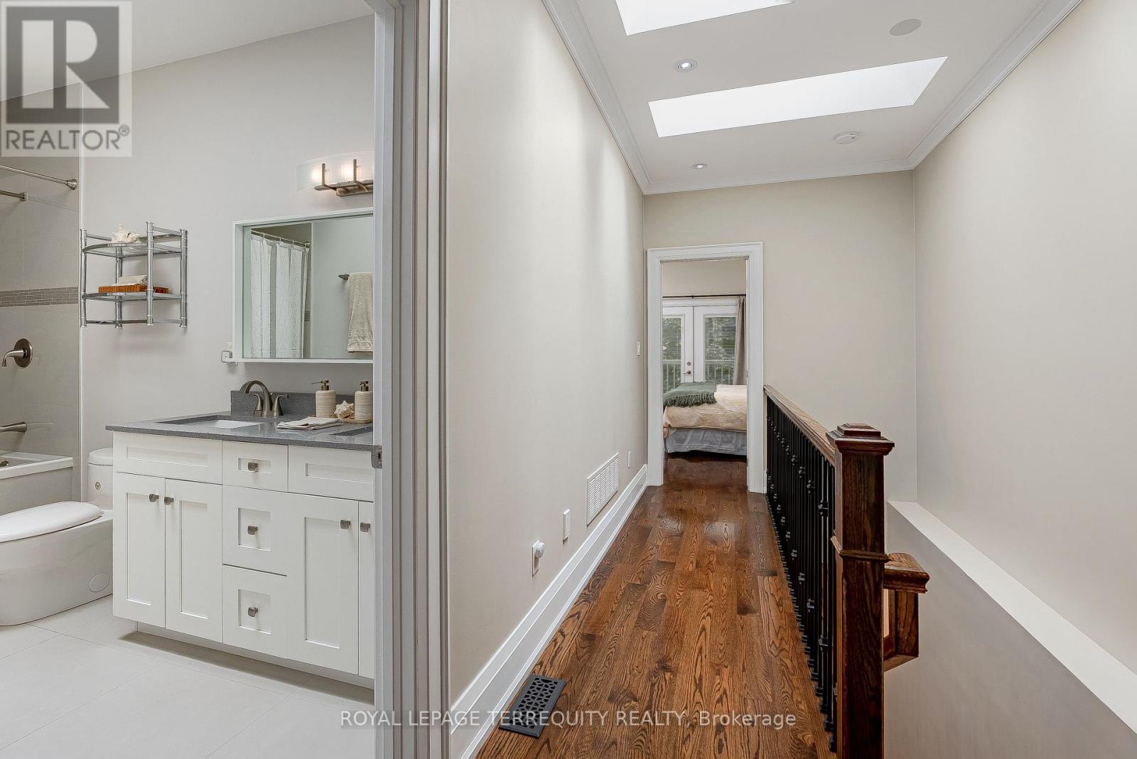 151 Brookside Avenue, Toronto, Ontario  M6S 4G8 - Photo 11 - W13849856