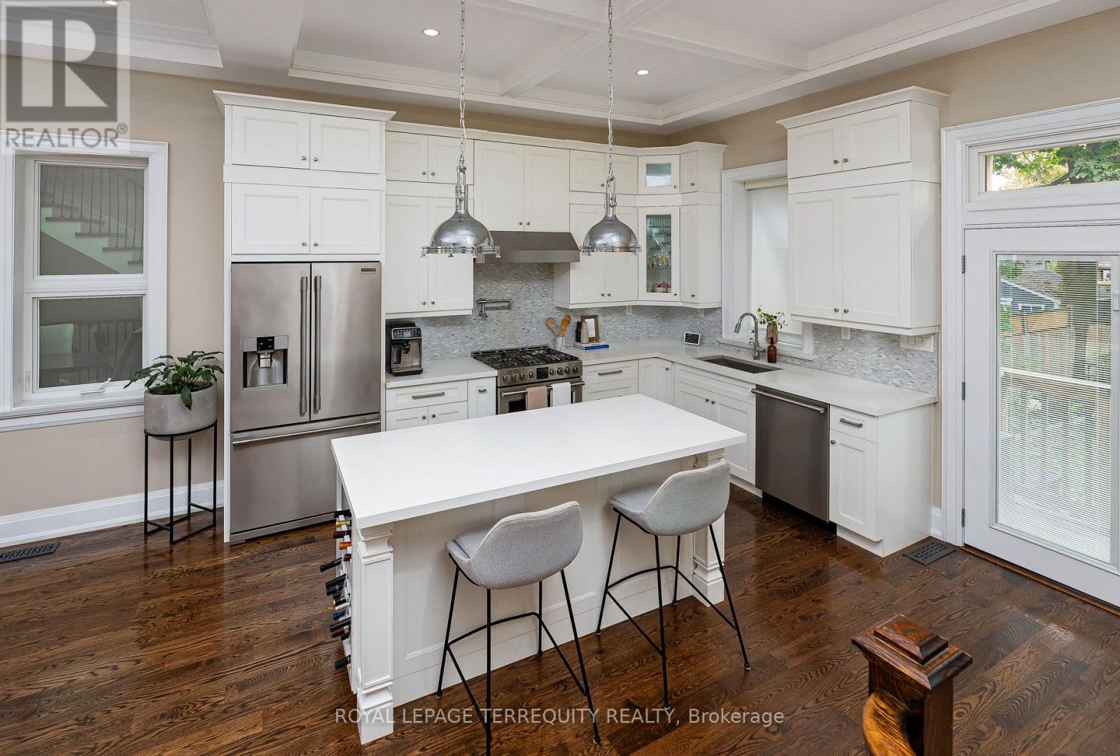 151 Brookside Avenue, Toronto, Ontario  M6S 4G8 - Photo 7 - W13849856