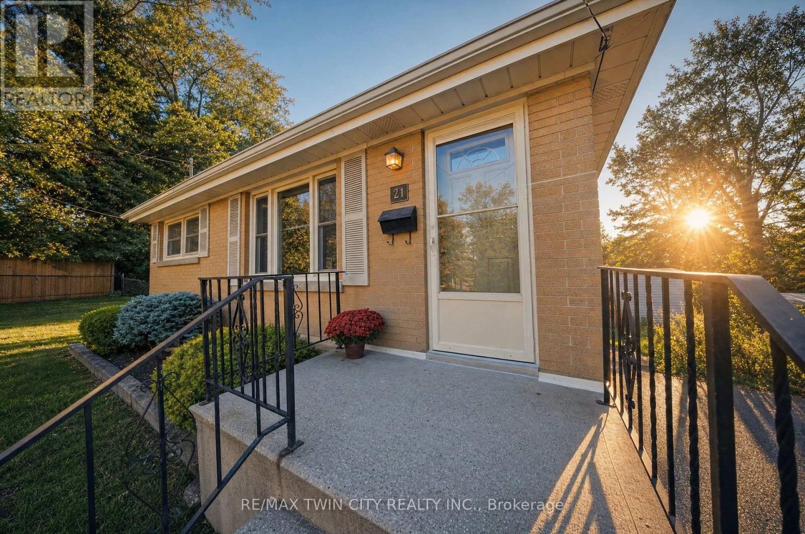 21 Hillcrest Avenue, Brantford, Ontario  N3T 2C8 - Photo 5 - X13879078