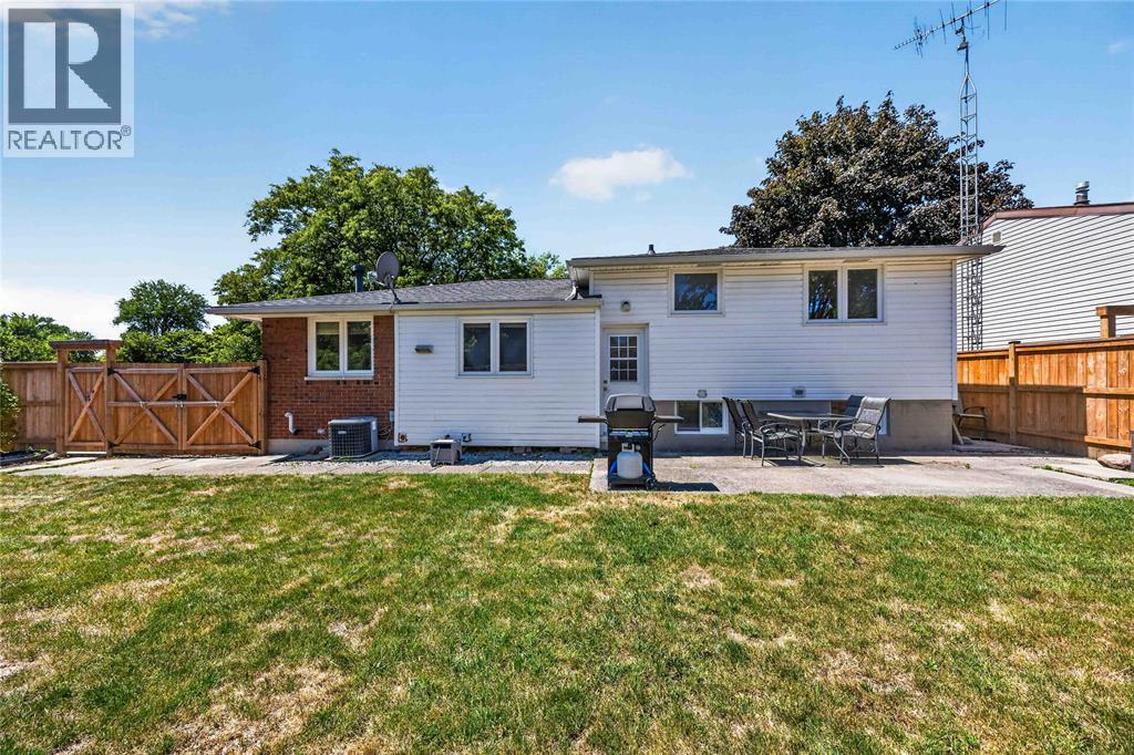 492 Parkdale Crescent, St Clair, Ontario  N0N 1G0 - Photo 30 - 26024772