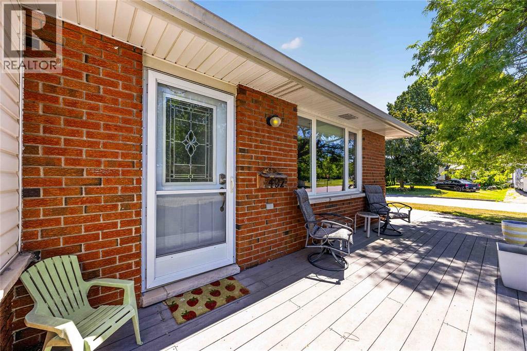 492 Parkdale Crescent, St Clair, Ontario  N0N 1G0 - Photo 4 - 26024772